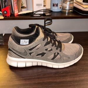 NIKE Free Run 2 Sequoia